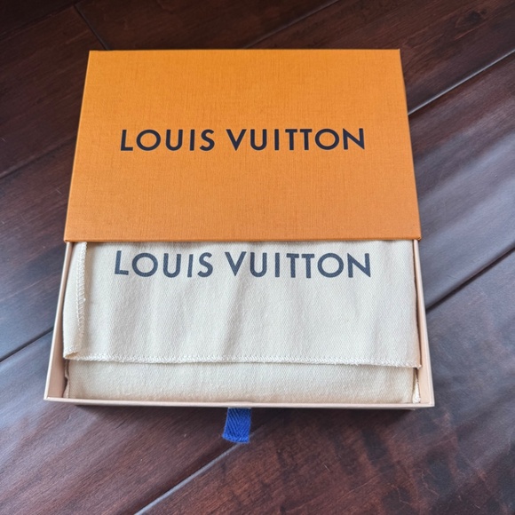 Louis Vuitton Monogram Multicolor Sarah Wallet - Picture 2 of 12